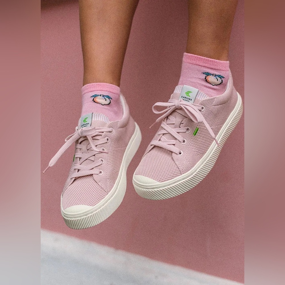 Cariuma IBI Low Top Blush Pink Sneakers Women’s Size 6